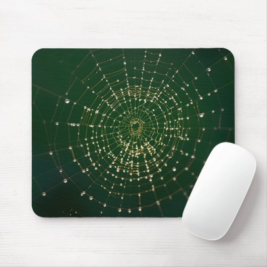 Dew-Kissed Spider Web bei Morgendämmerung Mousepad (Mit Mouse)