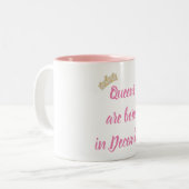 Dezember Queens Zweifarbige Tasse (Vorderseite Links)