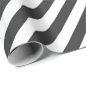 Diagonal black and white stripes  pattern geschenkpapier (Rolleneckpunkt)