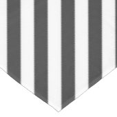 Diagonal black and white stripes  pattern tischdecke (Schrägansicht)