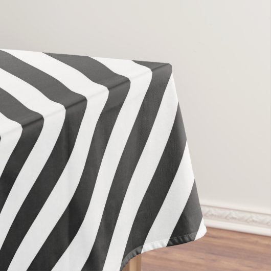 Diagonal black and white stripes  pattern tischdecke (Beispiel)