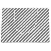 Diagonal gray and white stripes pattern große geschenktüte (Vorderseite)