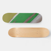 Diagonal grün und braun Abstrakt Skateboard (Horizontal)