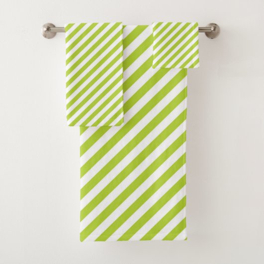 Diagonal lime green and white stripes pattern badhandtuch set (Insitu)