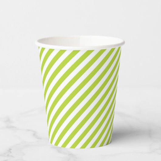 Diagonal lime green and white stripes pattern pappbecher (Links)