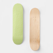 Diagonal lime green and white stripes pattern skateboard (Vorderseite)