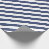 Diagonal navy blue and white stripes pattern geschenkpapier (Ecke)