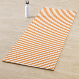 Diagonal orange and white stripes pattern yogamatte