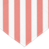 Diagonal pattern of pink and white stripes tischdecke (Schrägansicht)