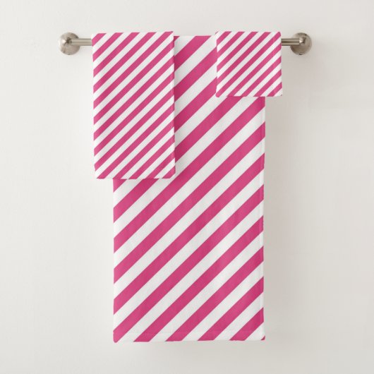 Diagonal pink and white stripes pattern badhandtuch set (Insitu)