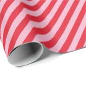 Diagonal Striped Pattern Red Pink Wide Stripe Geschenkpapier (Rolleneckpunkt)