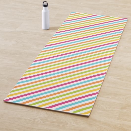 Diagonal stripes in vibrant colors yogamatte (Beispiel)