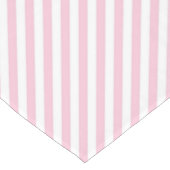 Diagonal white and pink stripes pattern kurzer tischläufer (Ecke)