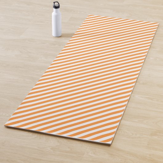 Diagonale orange und weiße Streifenmuster Yogamatte (Beispiel)