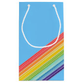 Diagonale Regenbogenstreifen Kleine Geschenktüte (Rückseite)