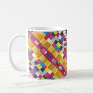 Diagonale rote Armbanduhren und farbige Pixel-Tass Kaffeetasse