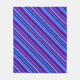 Diagonale Streifen in blau und lila Fleecedecke