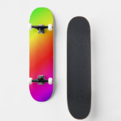 Diagonaler Regenbogen rot bis grün Skateboard (Vorne)
