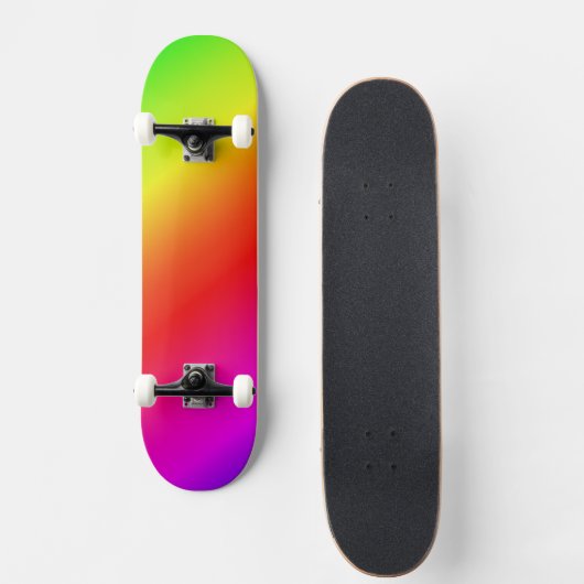 Diagonaler Regenbogen rot bis grün Skateboard (Vorne)