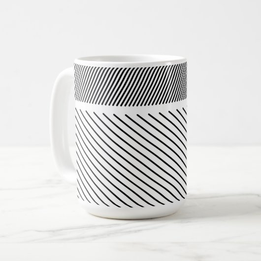 Diagonaler Rhythmus in Schwarz und Weiß Kaffeetasse (Vorderseite Links)
