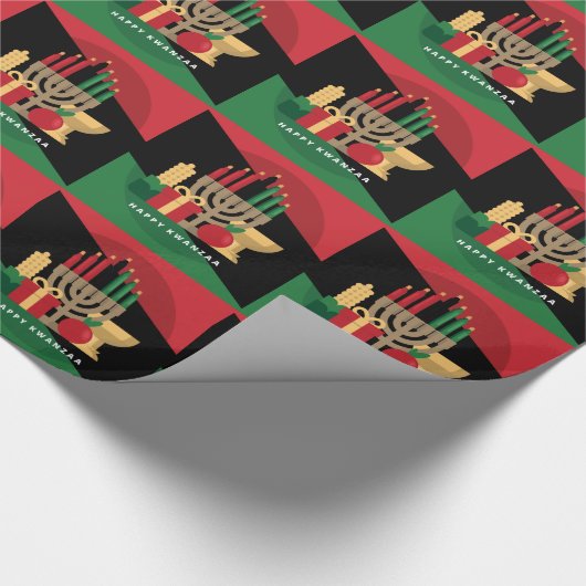 diagonaler Streifen Happy Kwanzaa Geschenkpapier (Ecke)
