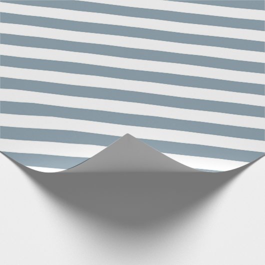 Diagonales blau-weiß gestreiftes Muster Geschenkpapier (Ecke)