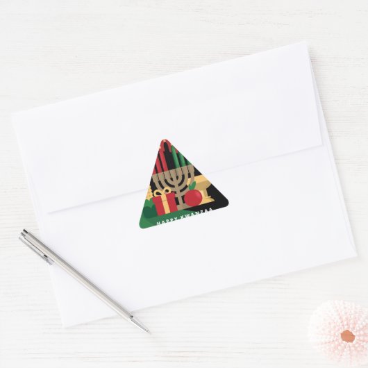 Diagonalstreifen Happy Kwanzaa Triangle Sticker (Umschlag)