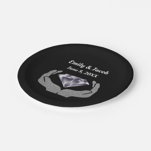 Diamant-Hände Hochzeitszettel Pappteller (Schrägansicht)