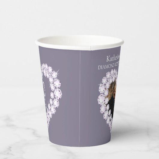 Diamant Hochzeitstag 60. Foto grau Pappbecher (Rechts)