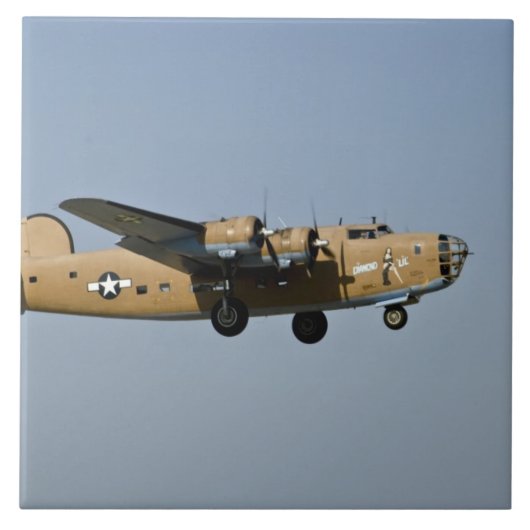 Diamant Lil B-24 Bomber, landend bei Oshkosh, Fliese (Vorderseite)
