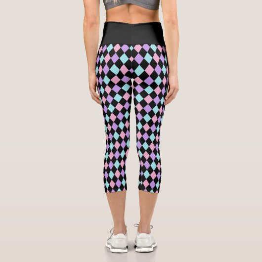 Diamant Pattern | Kawaii Pastel Goth Capri Leggings (Rückseite)