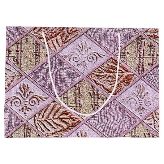 Diamantdesigns in Pinks Große Geschenktüte (Rückseite)