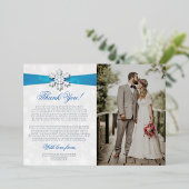 Diamante Snowflake & Blue Ribbon Winter Wedding Folieneinladung (Stehend vorne)