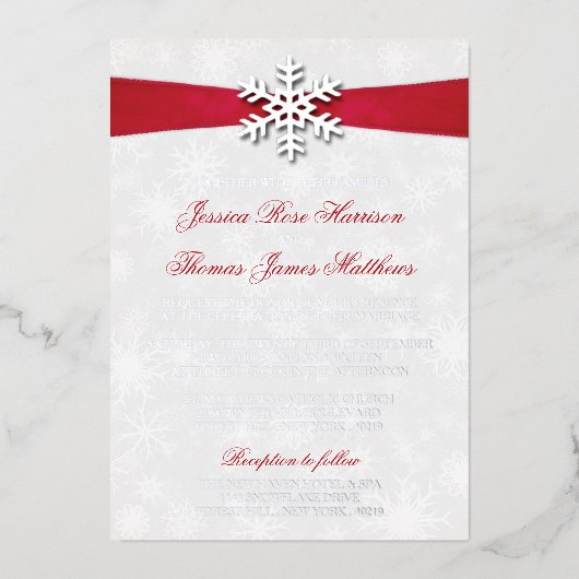Diamante Snowflake & Red Ribbon Winter Wedding Folieneinladung (Vorderseite)