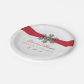 Diamante Snowflake & Red Ribbon Winter Wedding Pappteller (Schrägansicht)