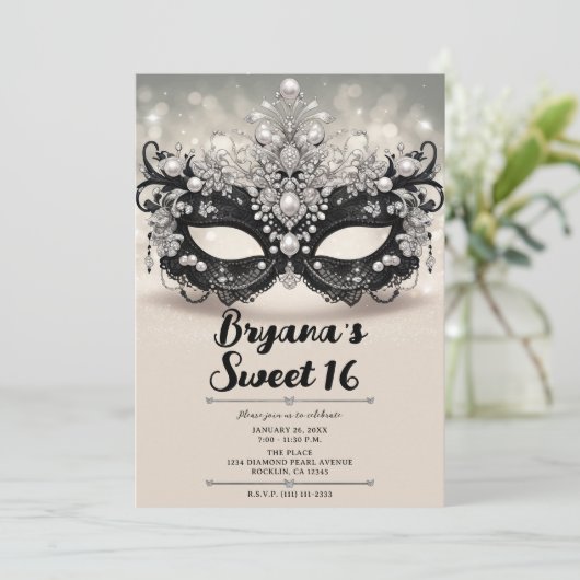 Diamanten & Perlen Schwarzer Lace Masquerade Sweet Einladung (Stehend Vorderseite)