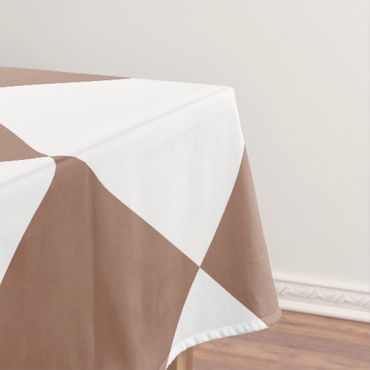 Diamantenmuster in Weiß und Mocha Mousse Tischdecke (Beispiel)