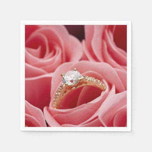 Diamantenring unter den Rose Napkins Serviette (Vorderseite)