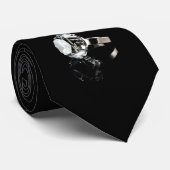 Diamantring auf schwarz krawatte (Gerollt)