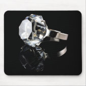 Diamantring auf Schwarzem Mousepad (Vorne)