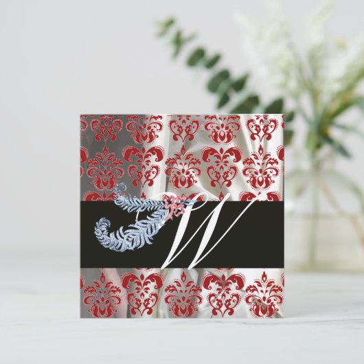 DIAMOND FEATHERS RED SILVER SILK DAMASK MONOGRAM EINLADUNG (Stehend Vorderseite)