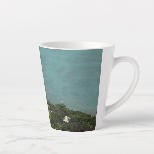 Diamond Head Lighthouse auf einer Latte-Tasse Milchtasse (Rechts)