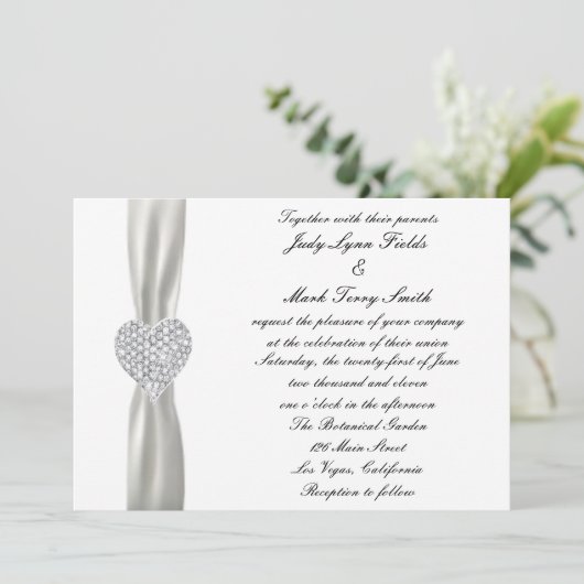 Diamond Heart White Wedding Einladung (Stehend Vorderseite)