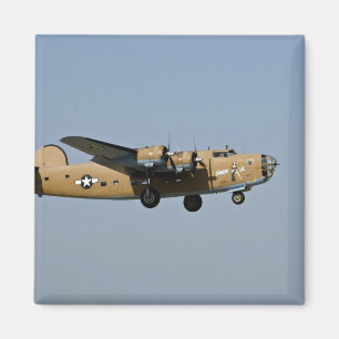 Diamond Lil B-24 Bomber, landet in Oshkosh, Magnet