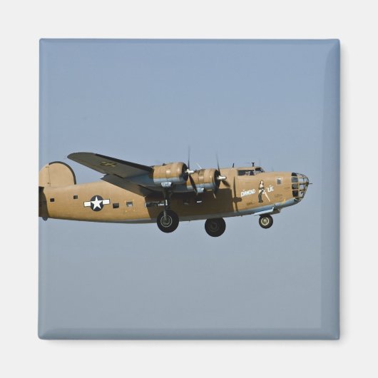 Diamond Lil B-24 Bomber, Landung in Oshkosh, Magnet (Vorne)