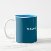 Diamond Peak Lake Tahoe Snowboarder Zweifarbige Tasse (Links)