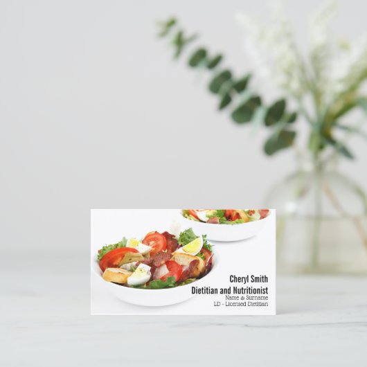 Diätetischer gesunder Frischsalat in Schalen minim Visitenkarte (Stehend Vorderseite)