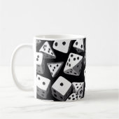 Dice Delight: Eine geometrische Kaskade Kaffeetasse (Links)