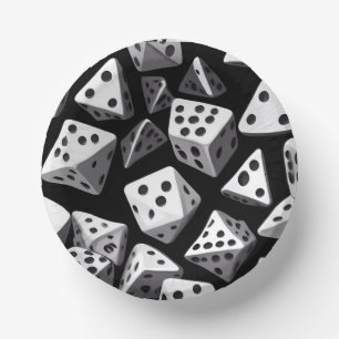 Dice Delight: Eine geometrische Kaskade Pappteller