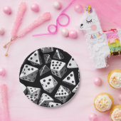 Dice Delight: Eine geometrische Kaskade Pappteller (Party)